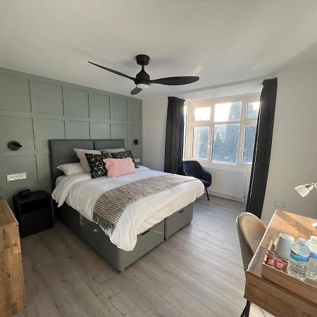 United Home B&B Salford  Ngoại thất bức ảnh
