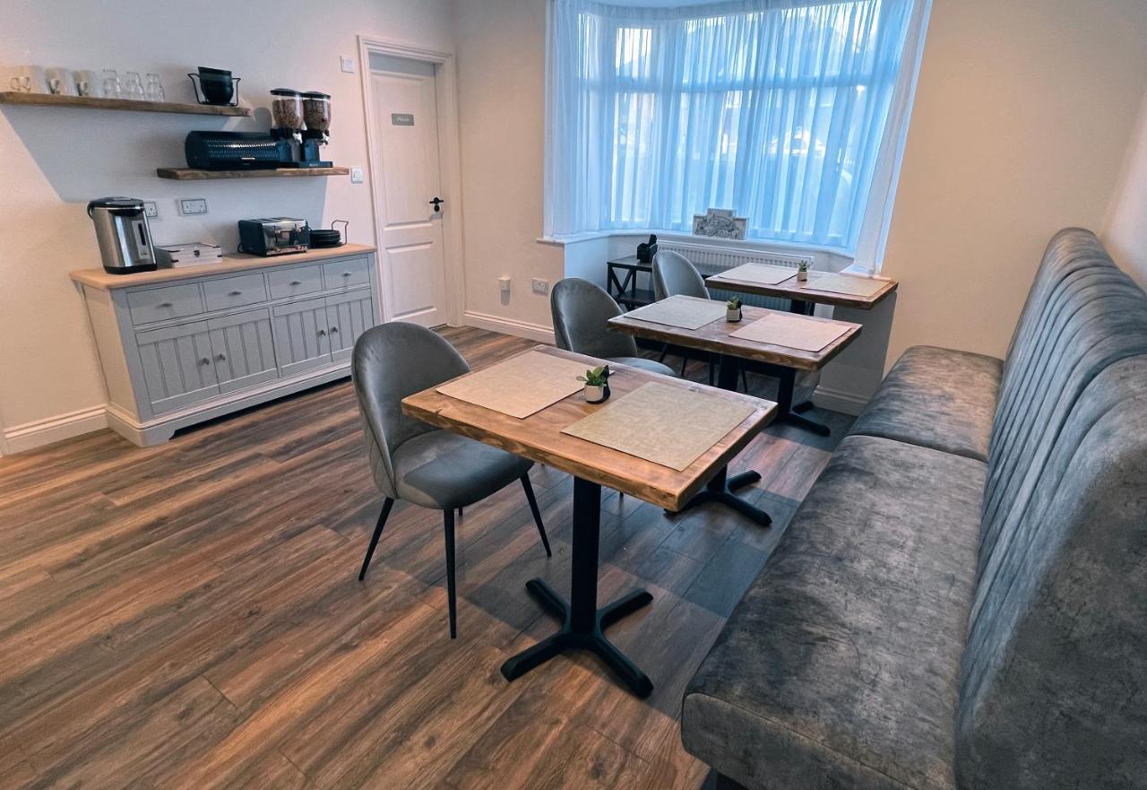 United Home B&B Salford  Ngoại thất bức ảnh