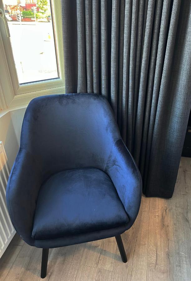 United Home B&B Salford  Ngoại thất bức ảnh