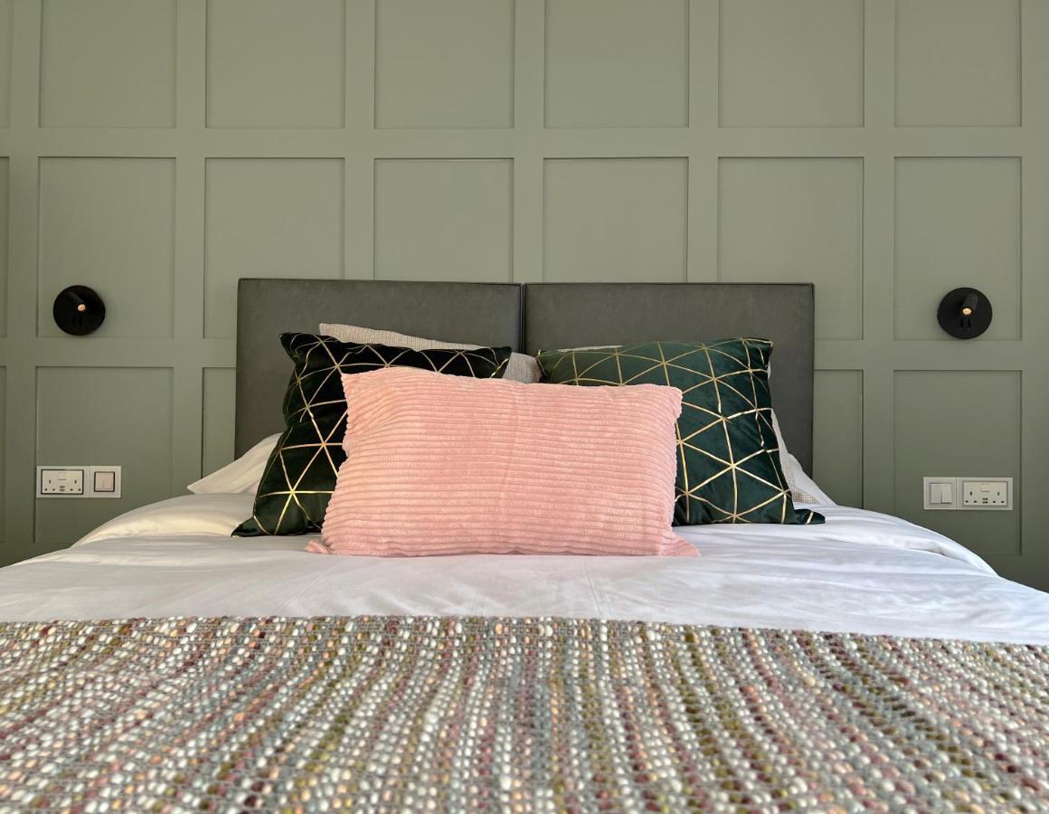 United Home B&B Salford  Ngoại thất bức ảnh
