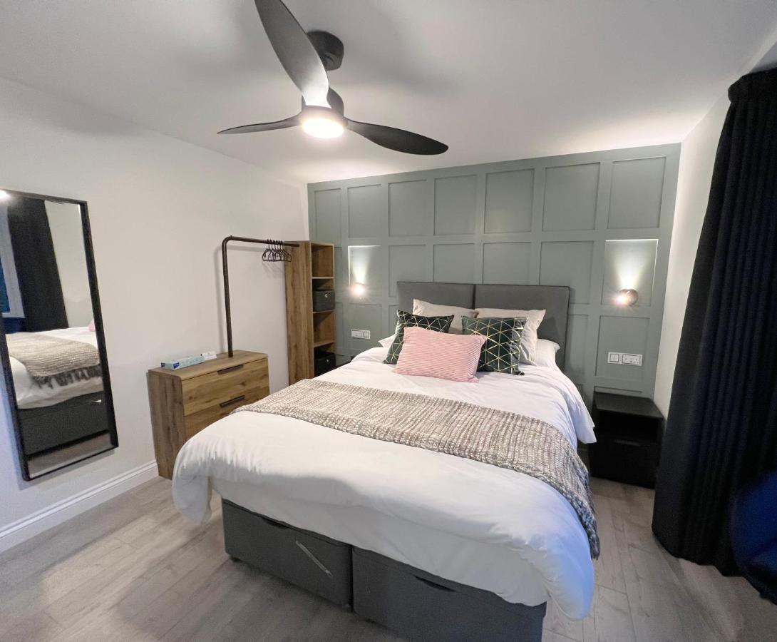 United Home B&B Salford  Ngoại thất bức ảnh