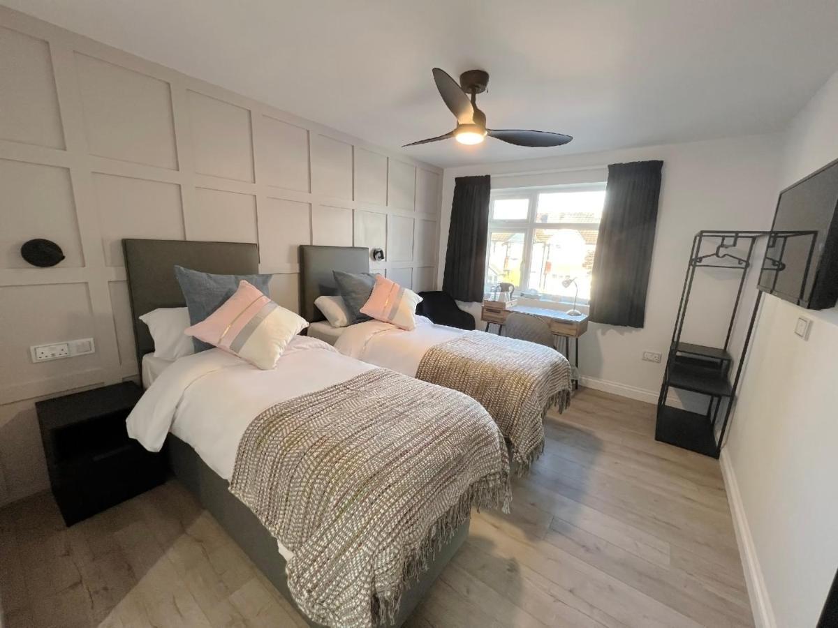 United Home B&B Salford  Ngoại thất bức ảnh