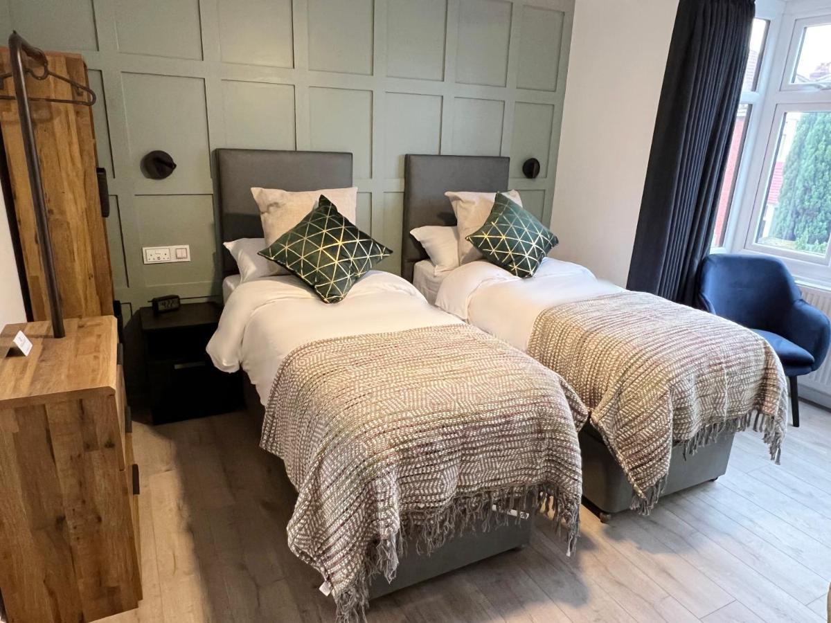 United Home B&B Salford  Ngoại thất bức ảnh